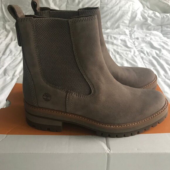 Courmayeur Valley Timberland Chelsea Boot in Taupe Nubuck- New in Box! - Picture 6 of 6